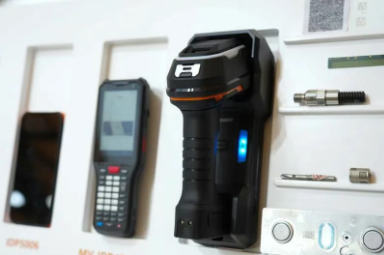 海康機(jī)器人憑工業(yè)相機(jī)、視覺矩陣、讀碼器控制器閃耀 VisionChina2025