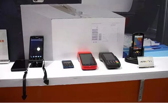 東集：智慧物流，以人為本